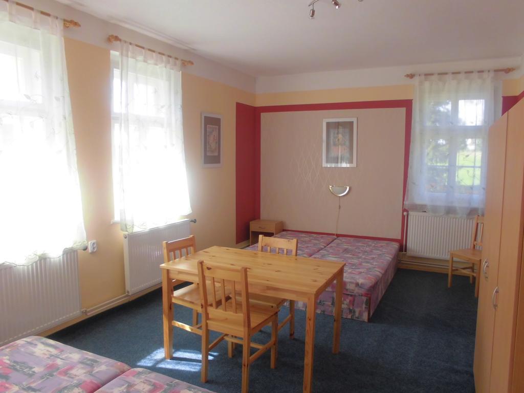 Penzion Laguna Hotel Kunratice  Екстериор снимка